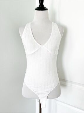 Clyque White Pointelle V-Neck Bodysuit with Underbust Seam - XS